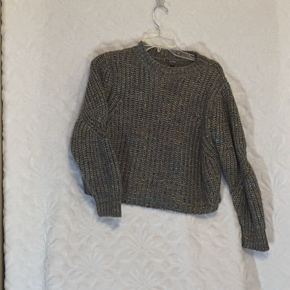 & Merci Gray Crew Neck Sweater with Chunky Ribbed Knit and unique sleeve pattern